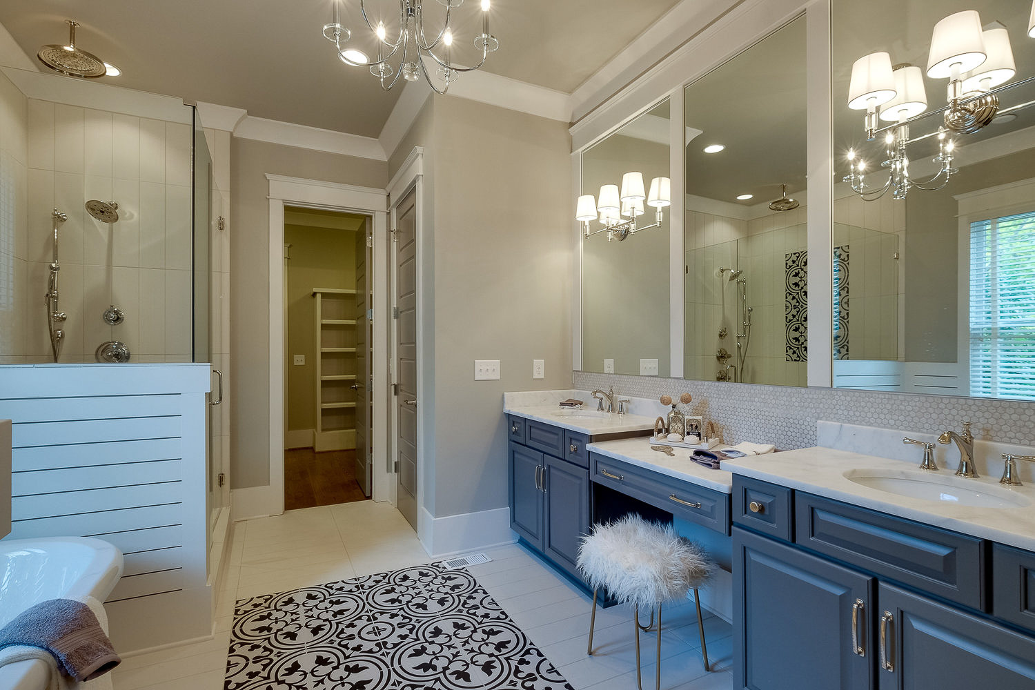 DCC-18-of-30 Bathroom Double Vanity Navy - Good - DC Cabinetry