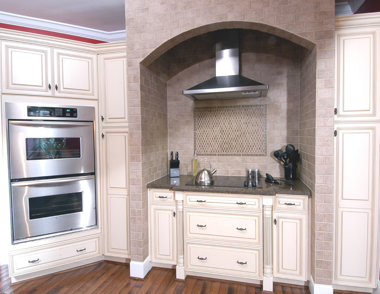 Slide Show21 Cream colored kitchen - Better - Executive Cabinetry