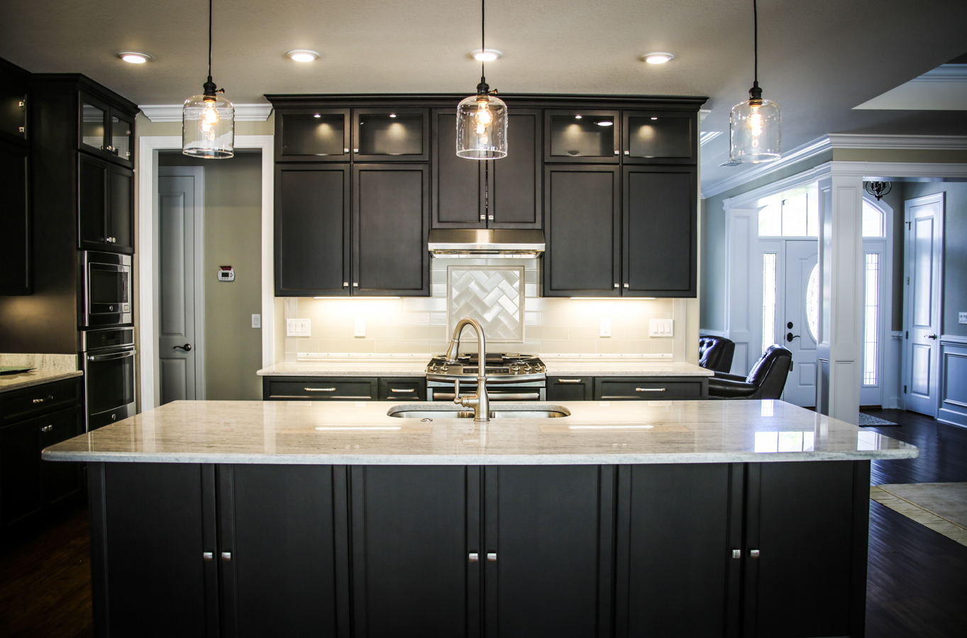 Tally2_1 Black cabinets and island - Good - DC Cabinetry